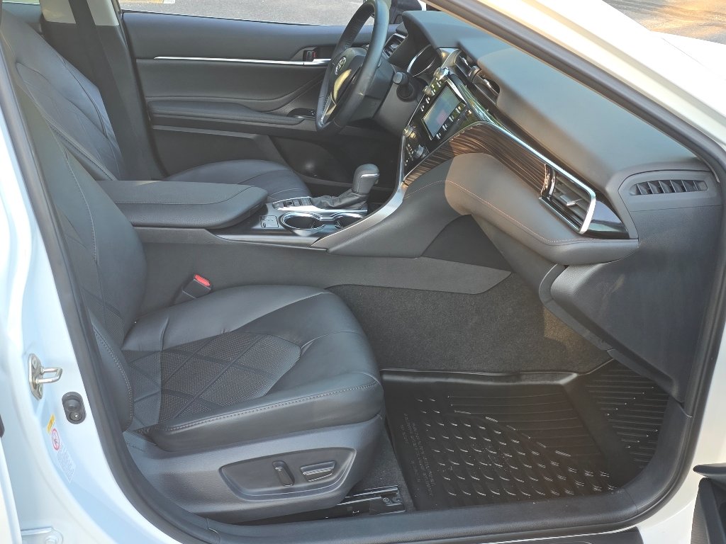 2018 Toyota Camry XLE - Photo 21