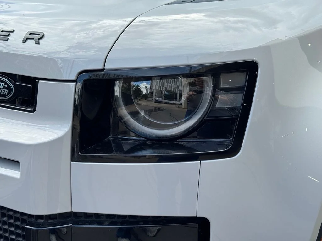 New 2026 Fuji White Land Rover S image 4