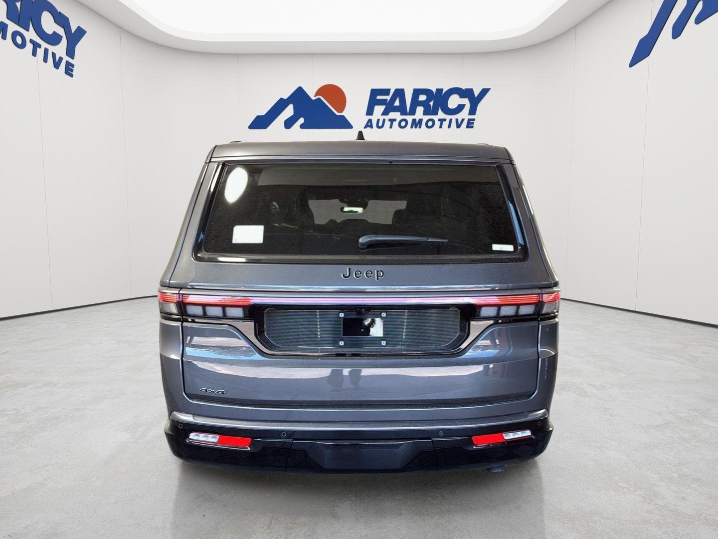 New 2026 Baltic-Gray Metallic Clear-Coat Exterior Paint Jeep Limited Reserve image 5