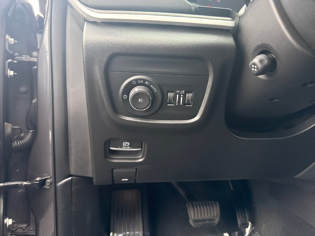 Used 2024 Gray Jeep Limited image 13