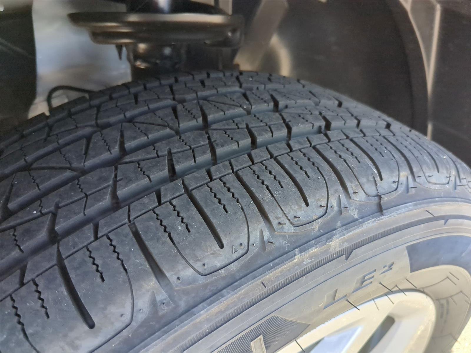 Used 2026 Bright White Clearcoat Jeep Latitude image 11
