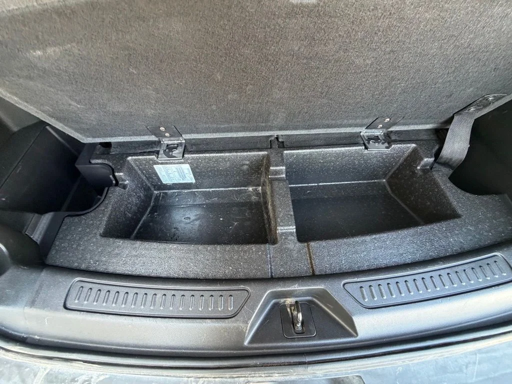 Used 2018 Silver GMC SLE-2 image 30