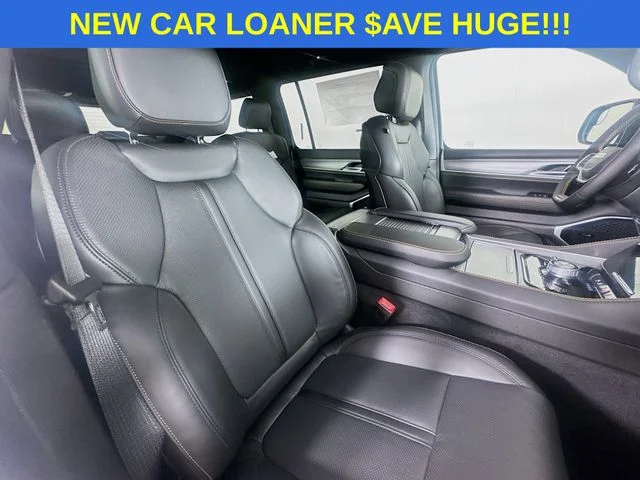 New 2026 Bright White Clear-Coat Exterior Paint Jeep Grand Wagoneer image 32