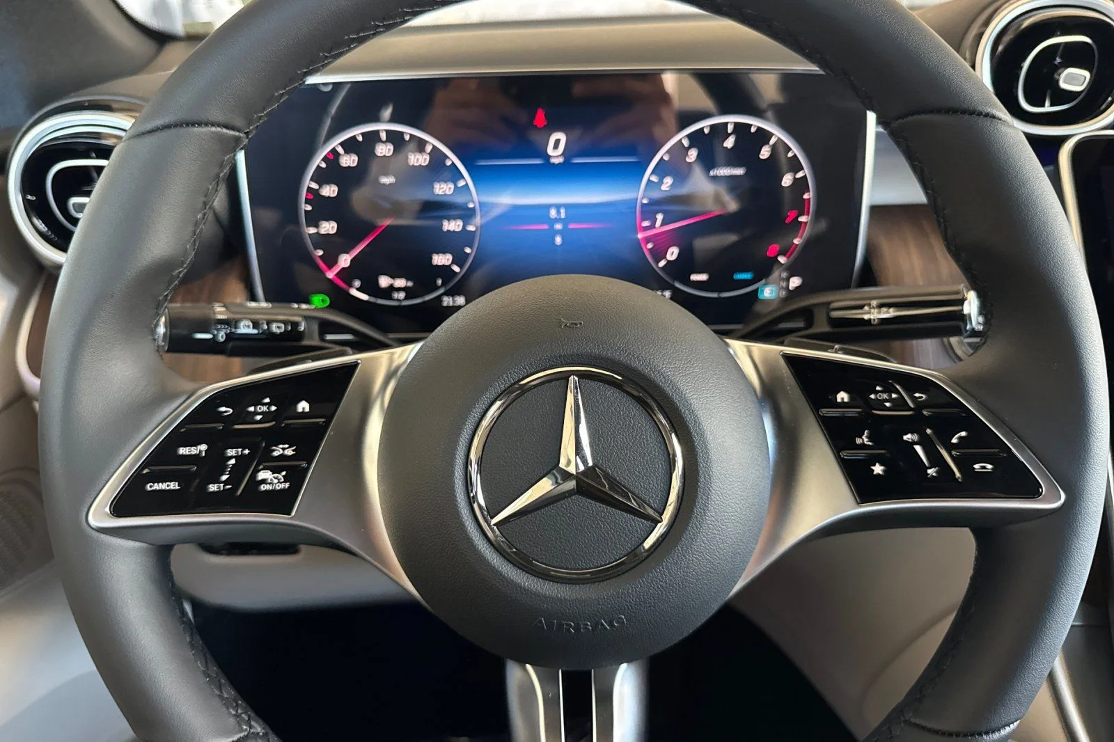 New 2027 Polar White Mercedes-Benz GLC 300 image 20