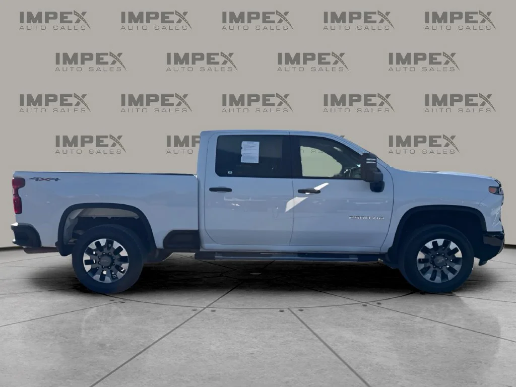 Used 2024 White Chevrolet Custom image 6