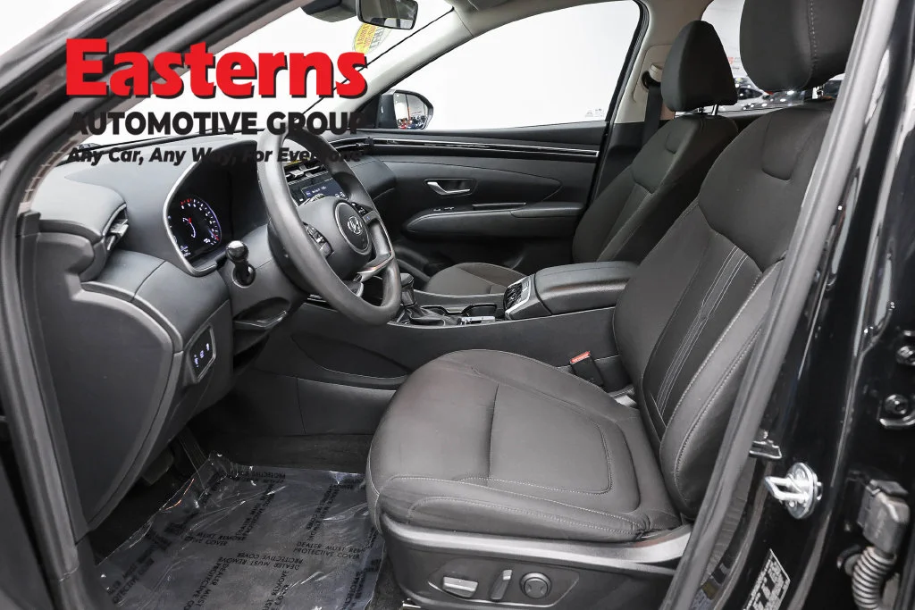 Used 2023 Black Hyundai SEL image 14