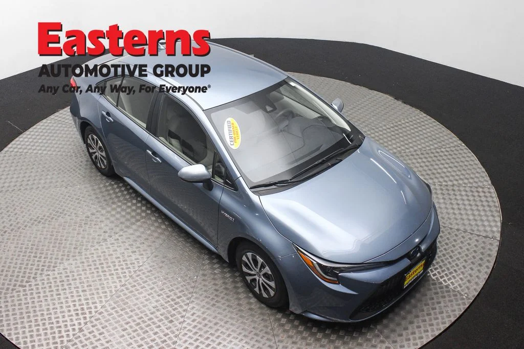 Used 2020 Gray Toyota LE image 3