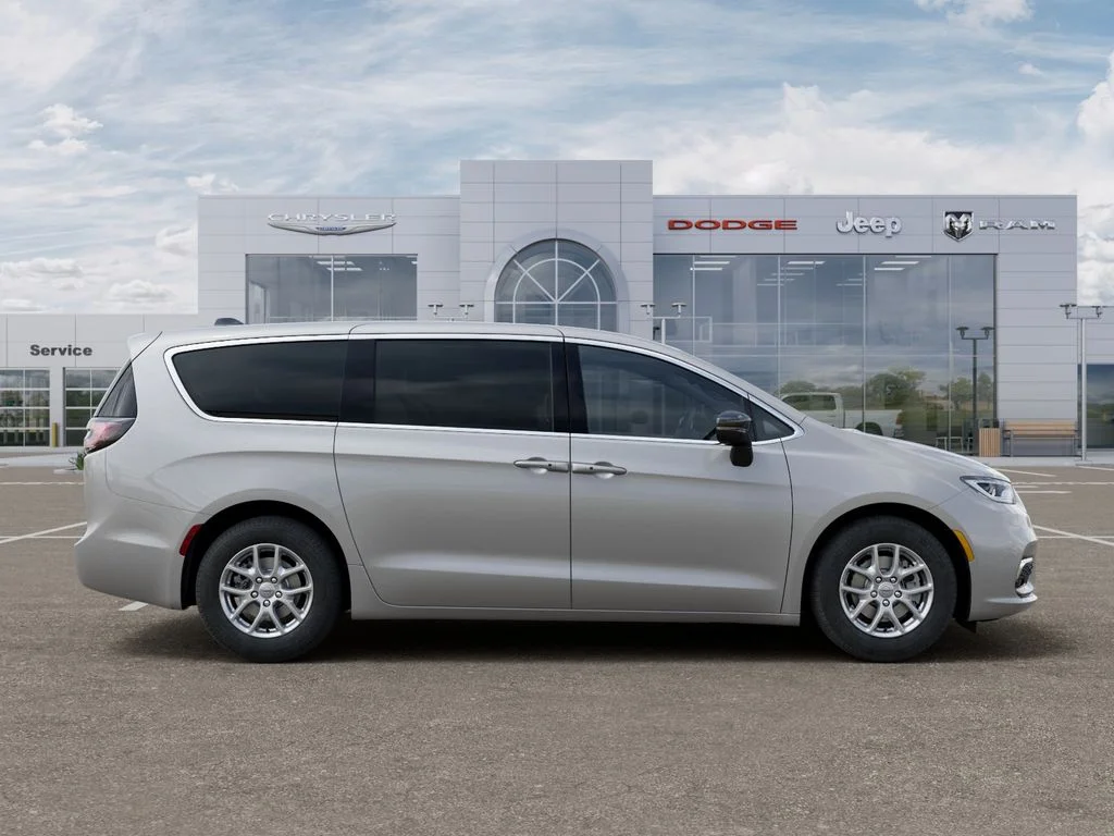 2026 Chrysler Pacifica Select - Photo 22