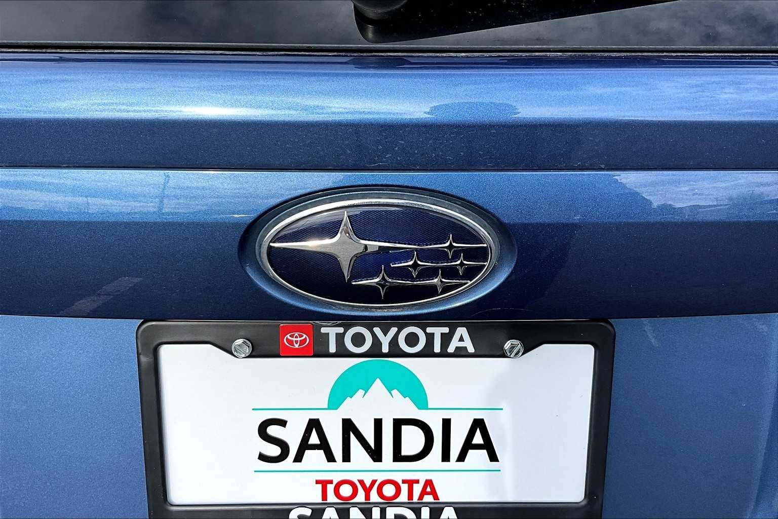 Used 2020 Quartz Blue Pearl Subaru Premium image 32