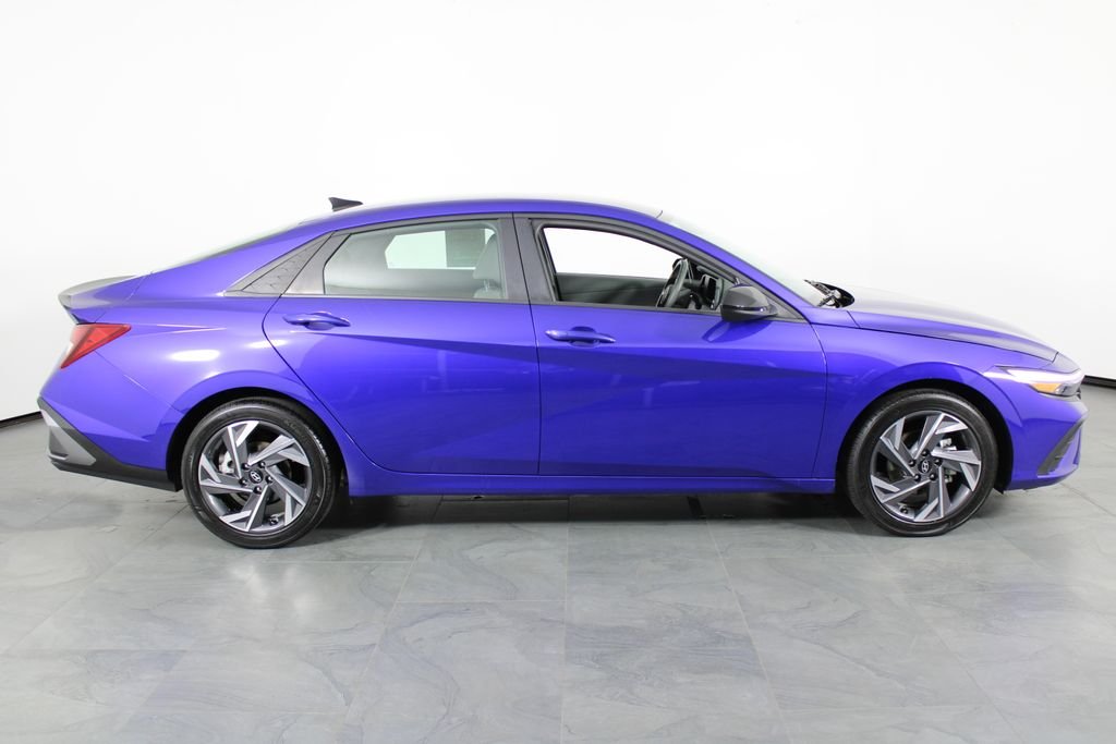 2025 Hyundai Elantra SEL - Photo 15