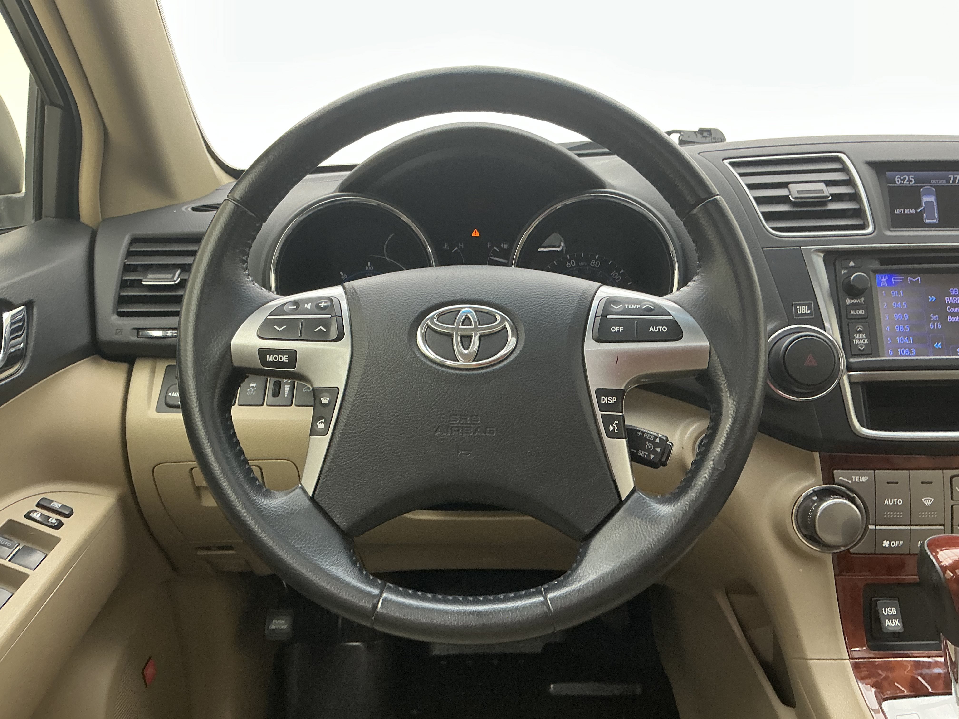 Used 2013 Blizzard Pearl Toyota Limited image 21