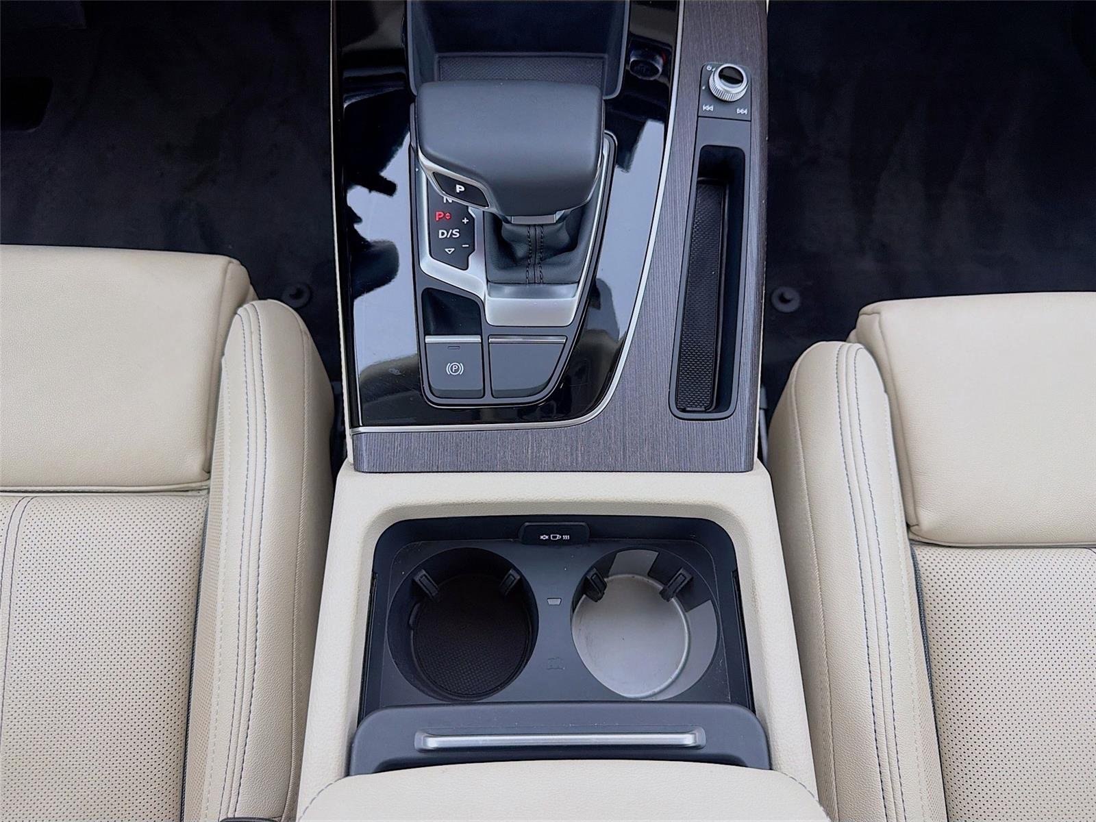Used 2022  AUDI  image 21