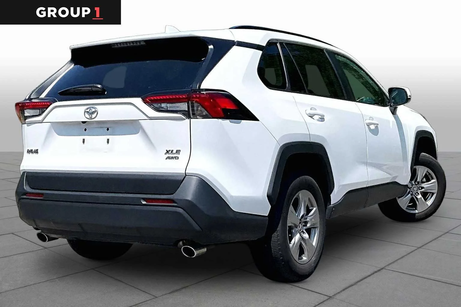 Used 2025 Ice Cap Toyota XLE image 13