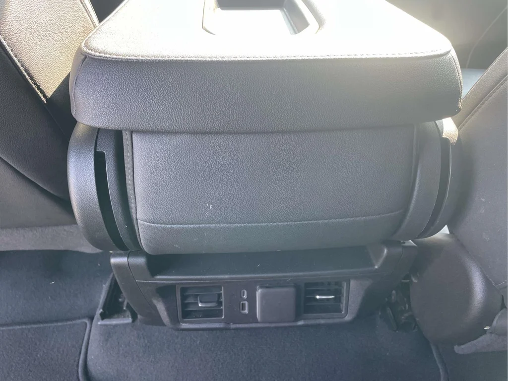 Used 2025 Summit White GMC SLT image 11