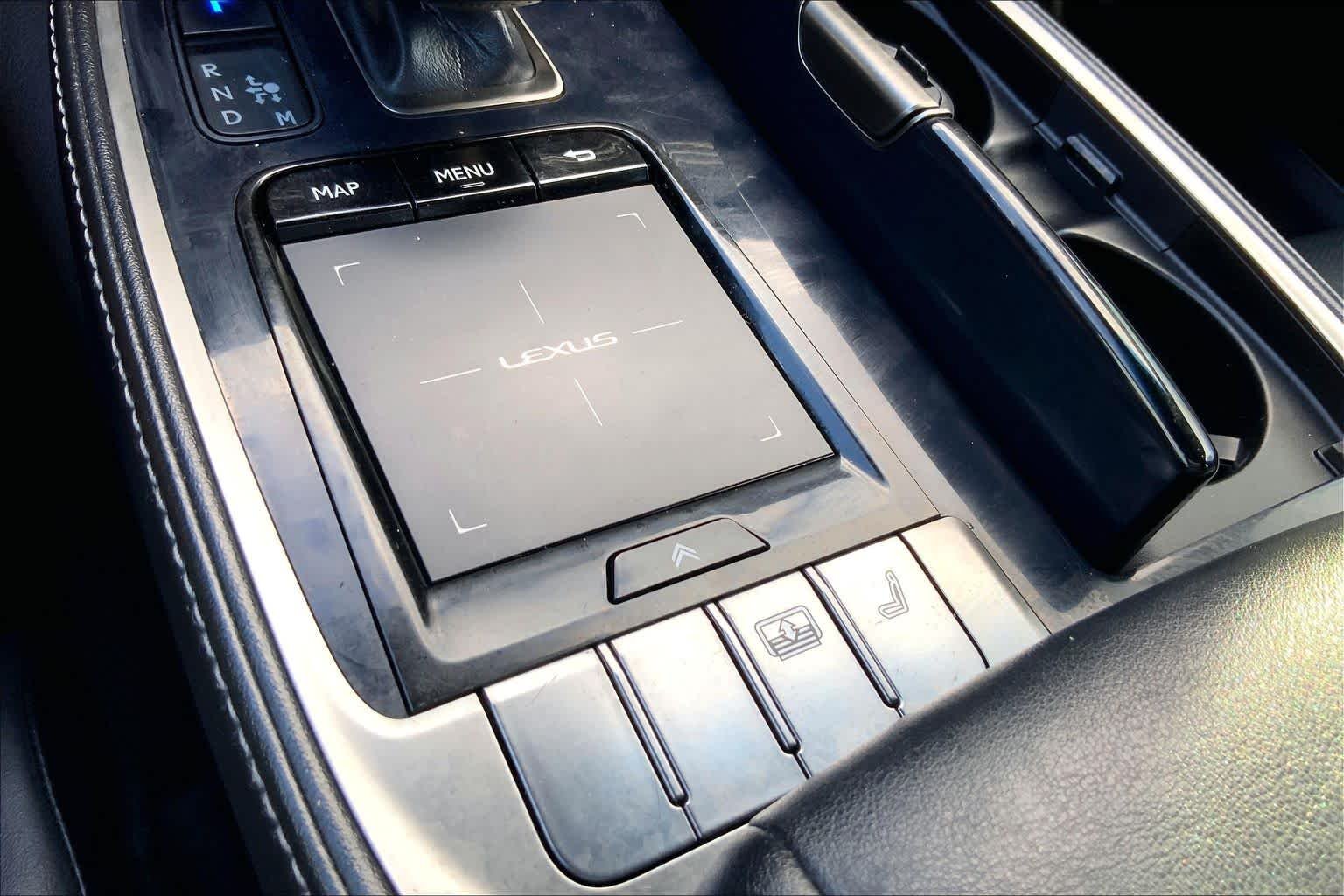 Used 2018 Ultra White Lexus  image 29