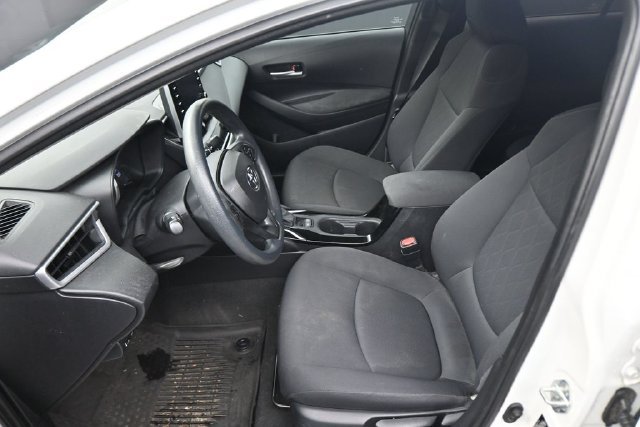 Used 2021 White Toyota LE image 22