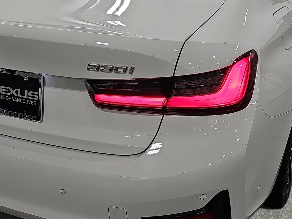 Used 2020 White BMW 330i xDrive image 35