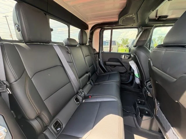 New 2026 Anvil Clearcoat Jeep Sahara image 10