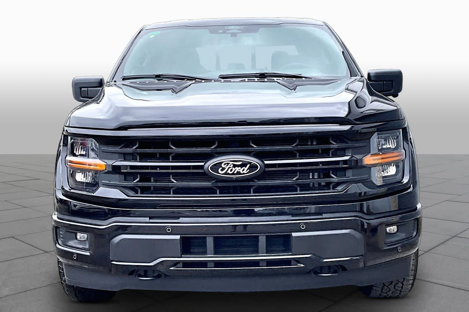 Used 2025 Agate Black Metallic Ford XLT image 4