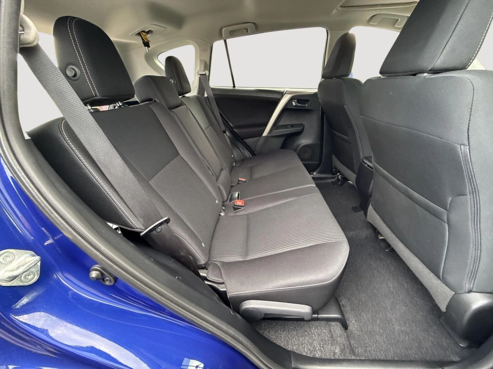 Used 2015 Blue Crush Metallic Toyota XLE image 5