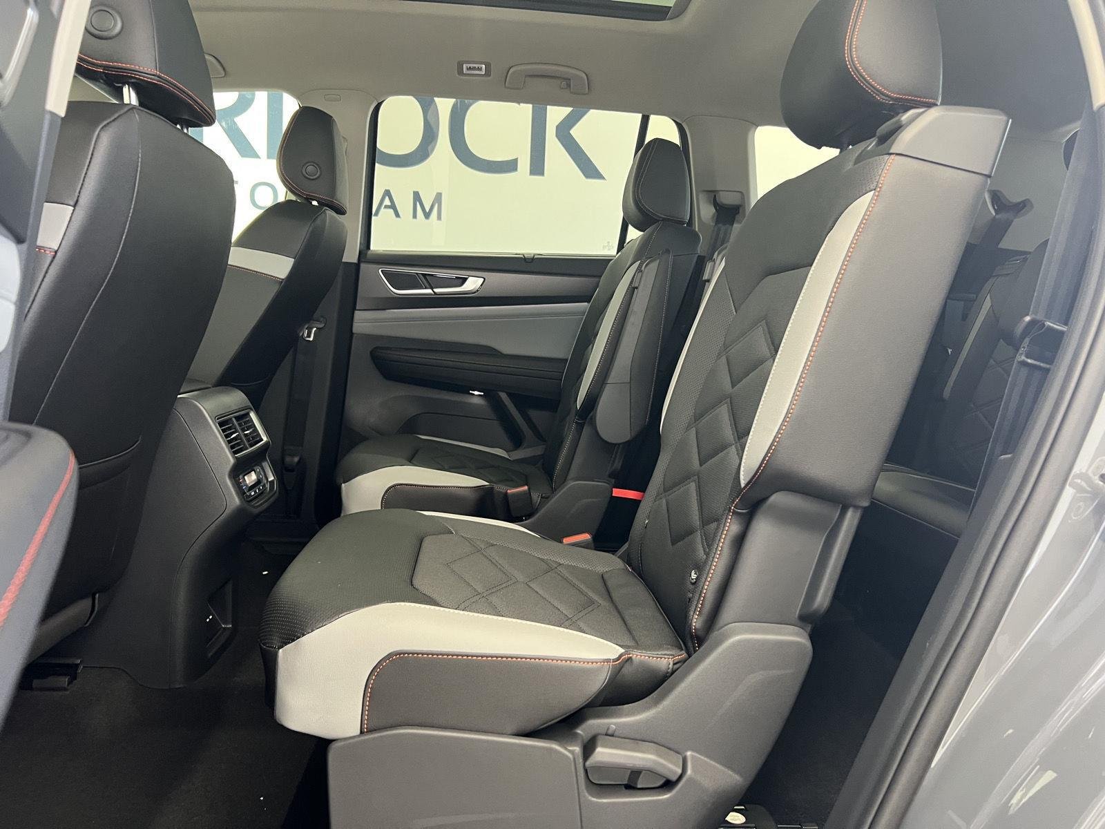 New 2026 Pure Gray Volkswagen 2.0T Peak Edition image 24