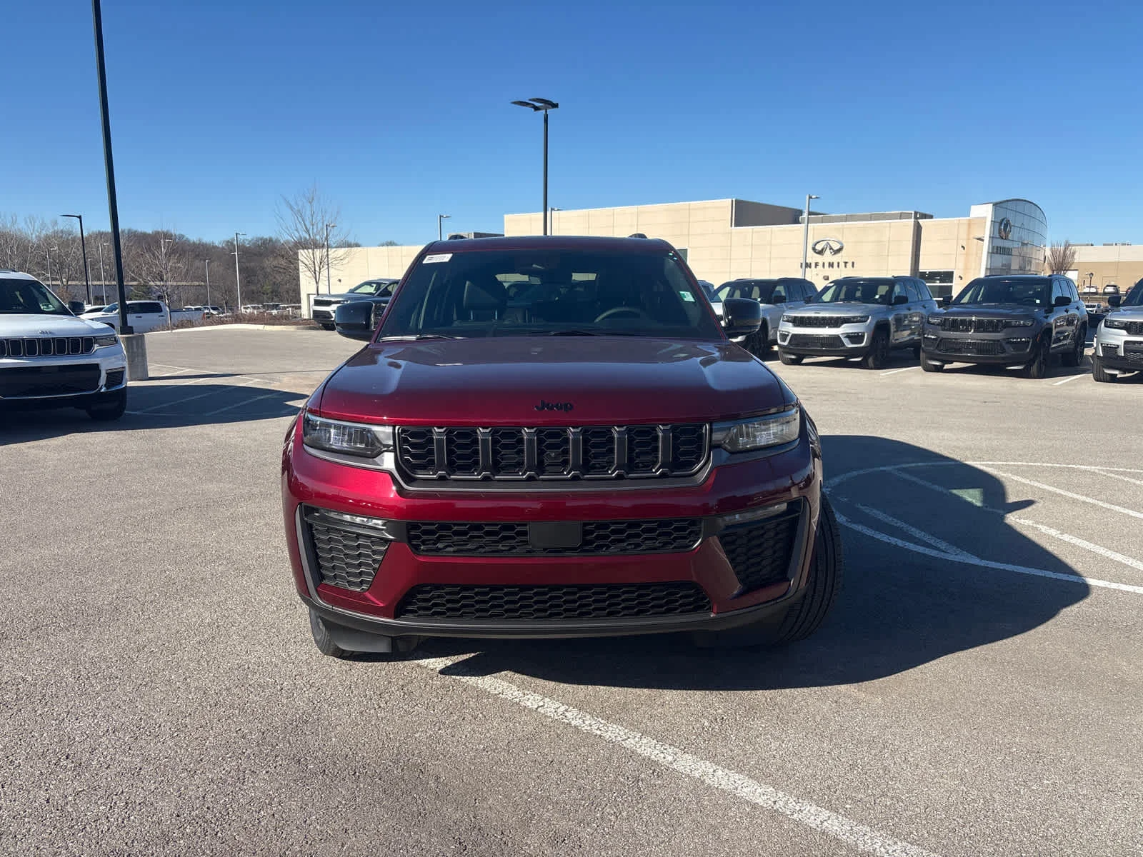 New 2026 Velvet Red Pearl-Coat Exterior Paint Jeep Limited image 3