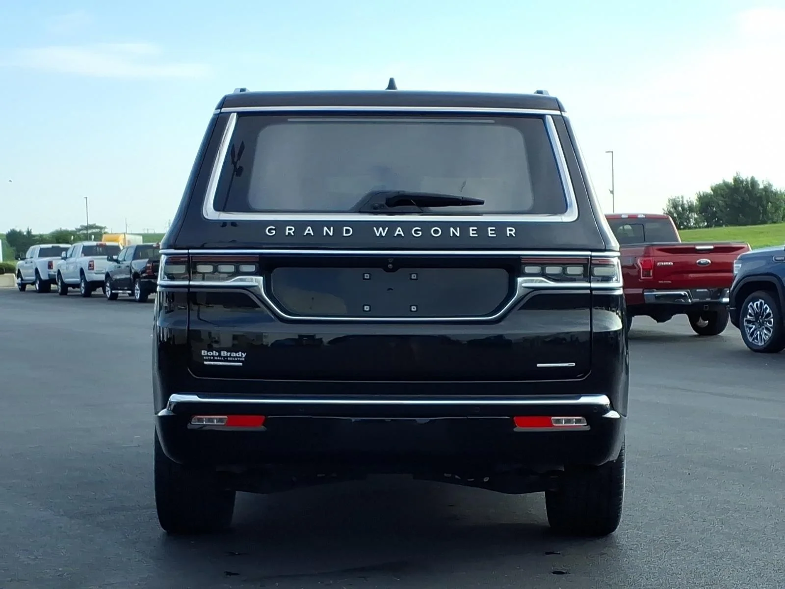 Used 2023 Diamond Black Crystal Pearl Coat Jeep Series III image 15