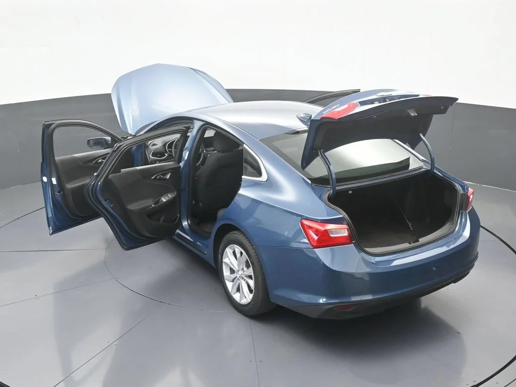 Used 2024 Lakeshore Blue Metallic Chevrolet LT image 59