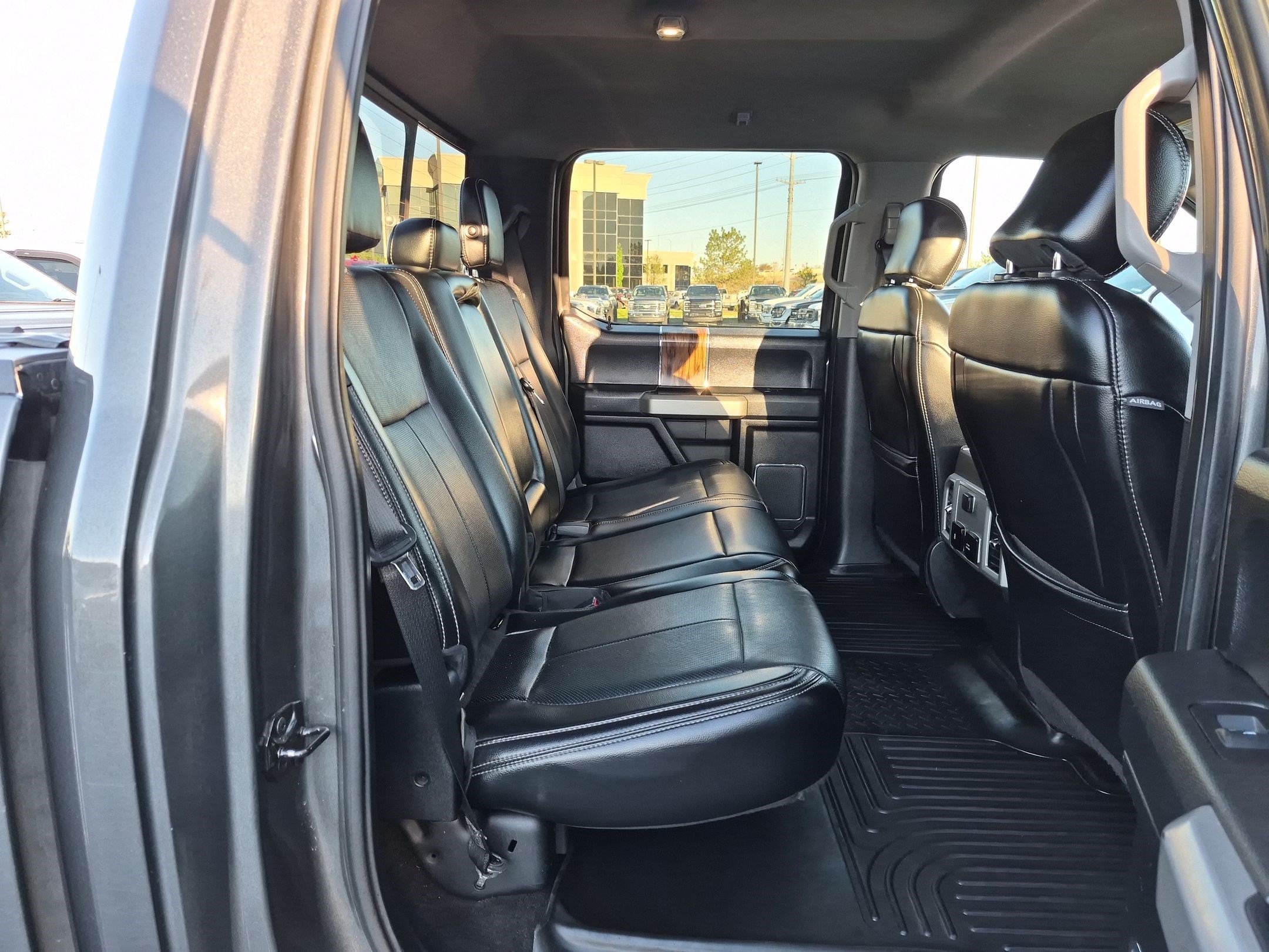 Used 2018 Magnetic Ford LARIAT image 30
