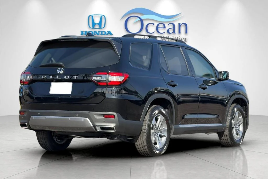 New 2026 Crystal Black Pearl Honda EX-L image 4