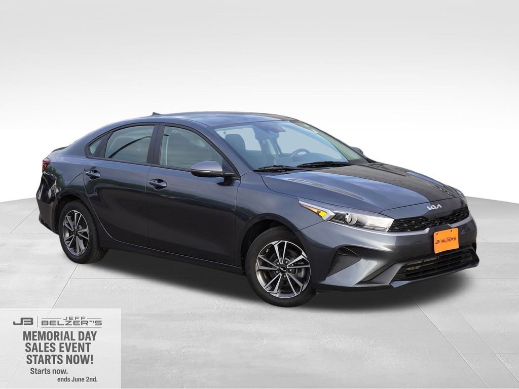 2023 Kia Forte LXS AT's photo