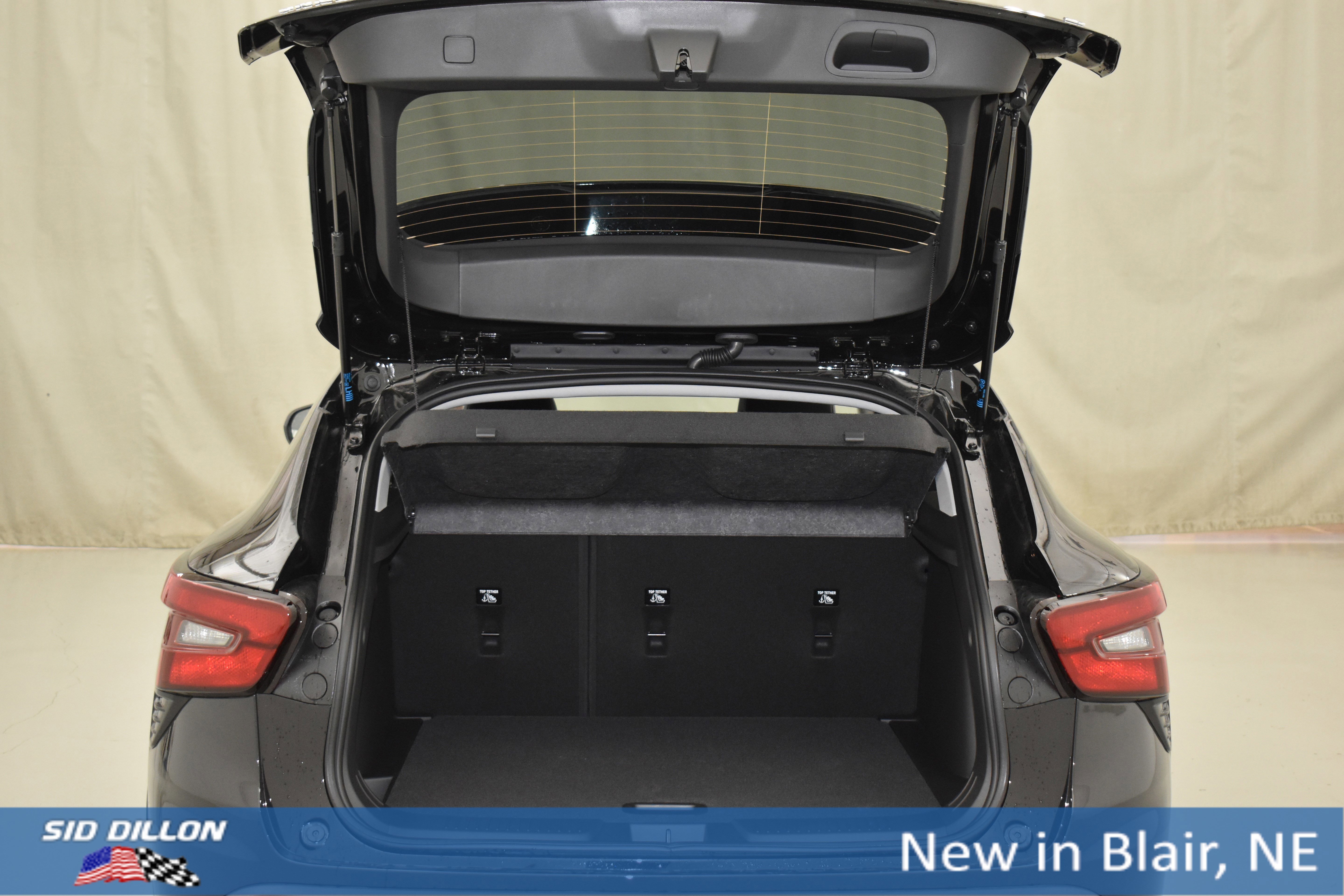 New 2026 Mosaic Black Metallic Chevrolet LT image 10