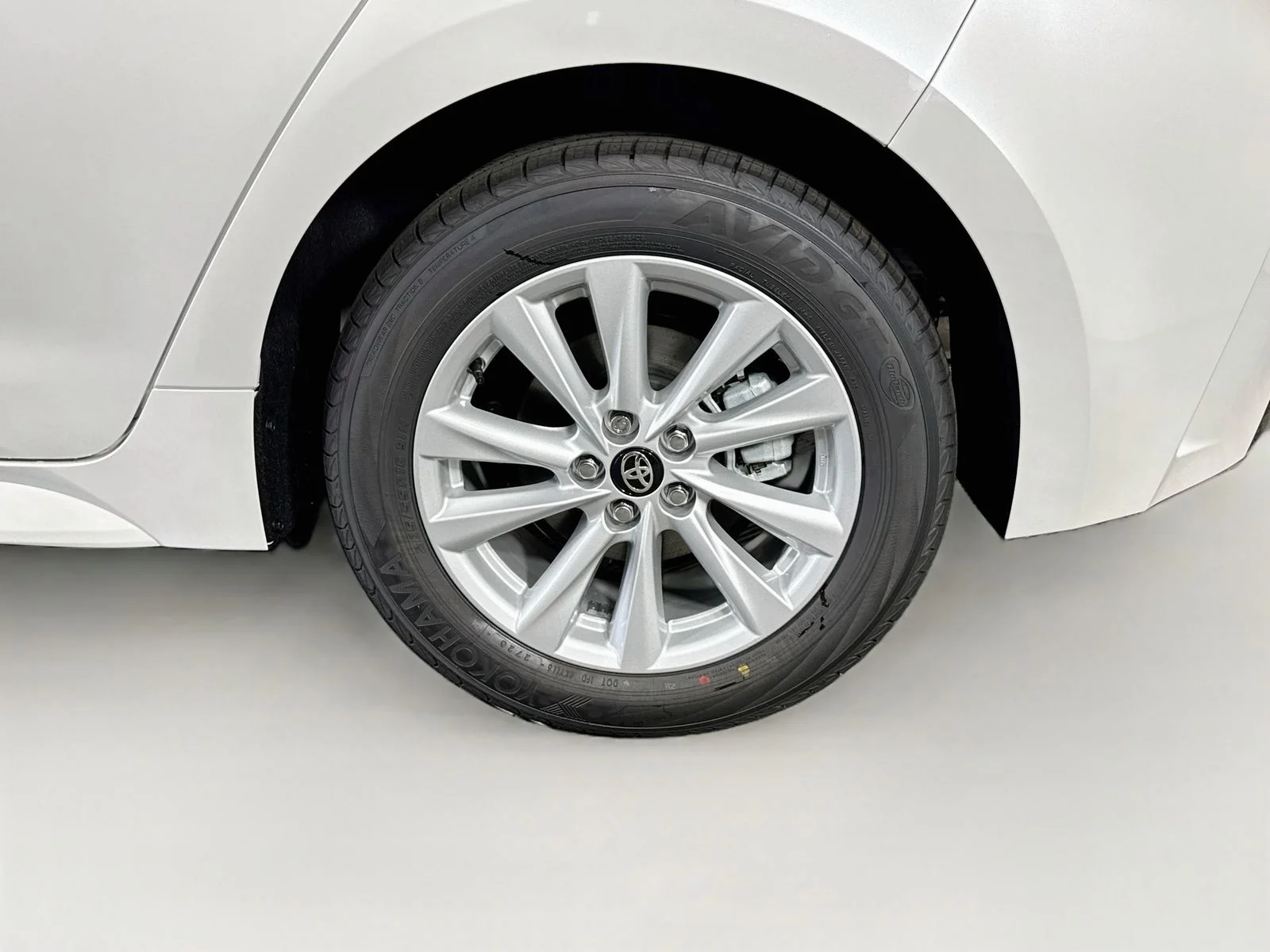 New 2027 Wind Chill Pearl <sup>1</sup> Toyota  SE image 19