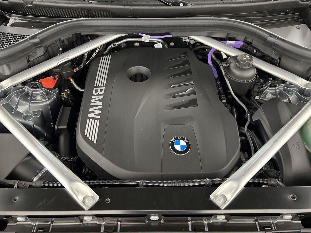New 2026 Skyscraper Grey Metallic BMW xDrive40i image 14