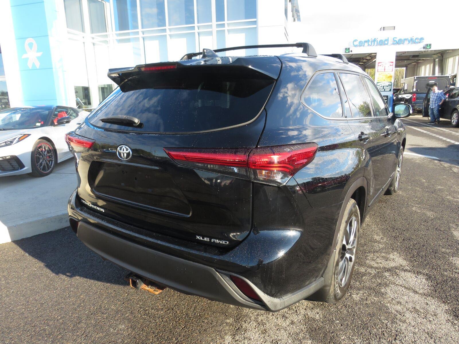 Used 2020 Midnight Black Metallic Toyota XLE image 7