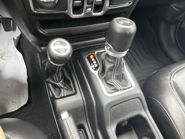 Used 2021 Black Jeep Unlimited Sahara image 30