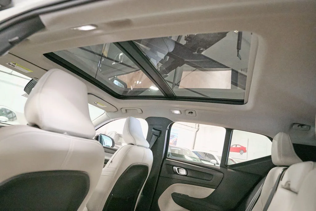 2026 Volvo XC40 Plus - Photo 15