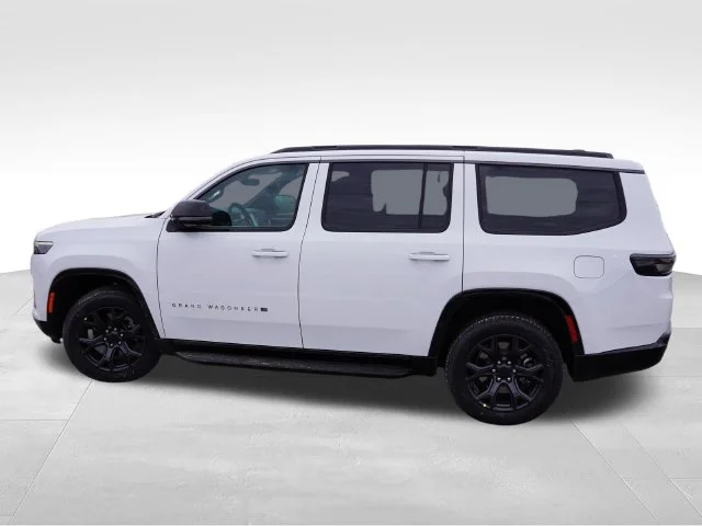 New 2026 Bright White Clear-Coat Exterior Paint Jeep Limited Altitude image 6
