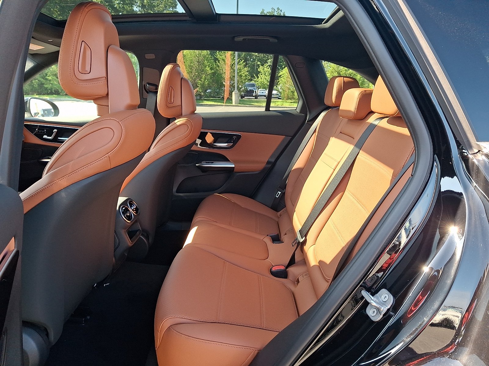 New 2027 Black Mercedes-Benz GLC 300 image 6