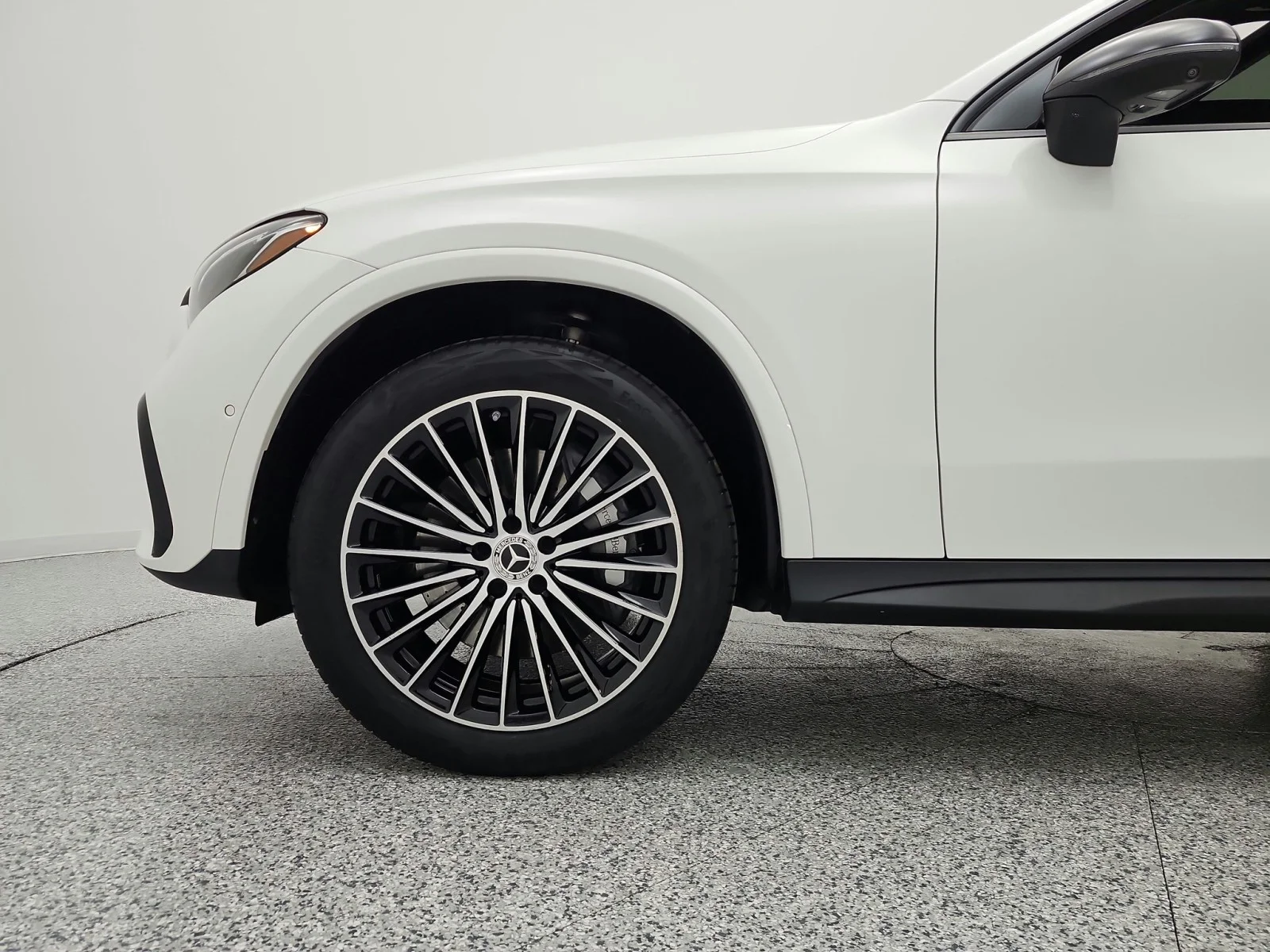 Used 2024 Polar White Mercedes-Benz GLC 300 4MATIC® SUV image 22