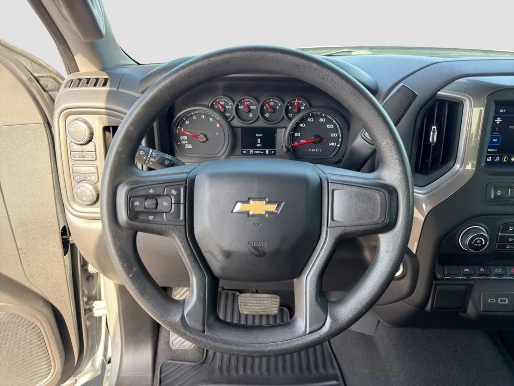 Used 2023 STERLING GRAY METALLIC Chevrolet Custom image 10