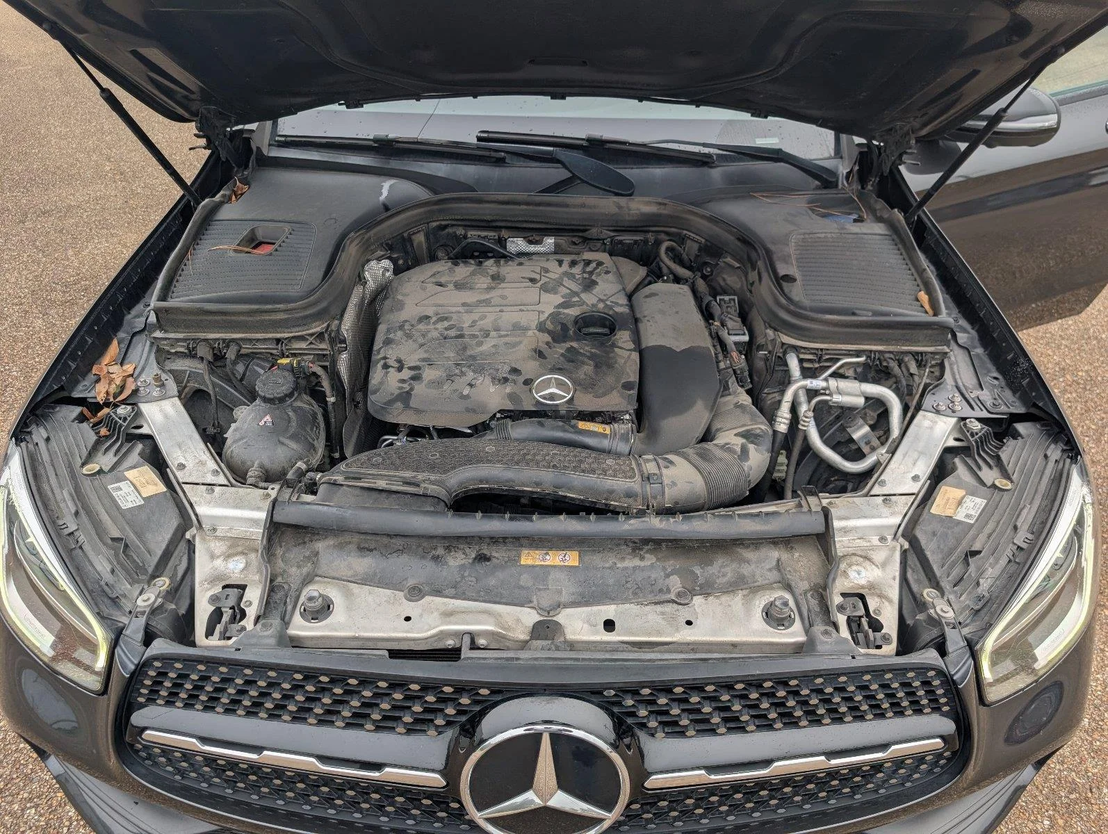 Used 2022 Graphite Grey Metallic Mercedes-Benz GLC 300 image 36