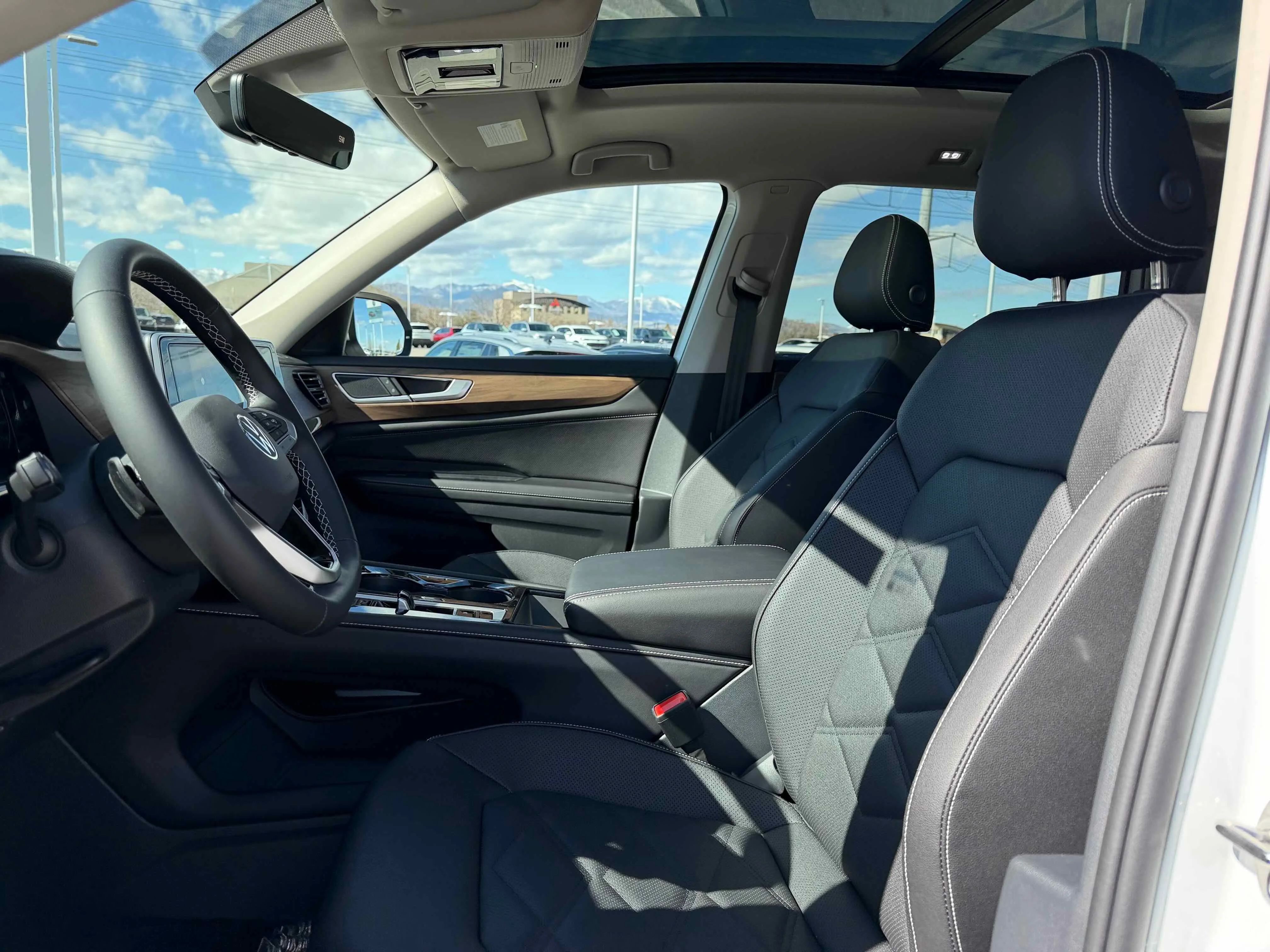 New 2026 Opal White Volkswagen 2.0T SE w/Technology image 4