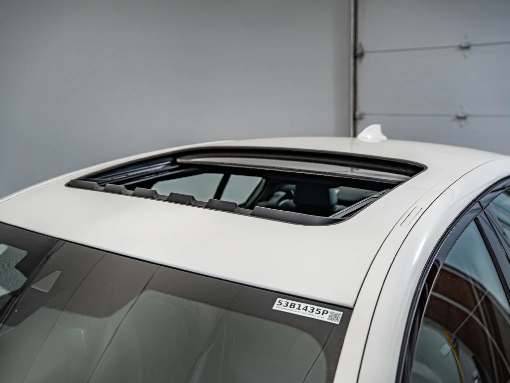 Used 2022 Alpine White BMW 540i image 15