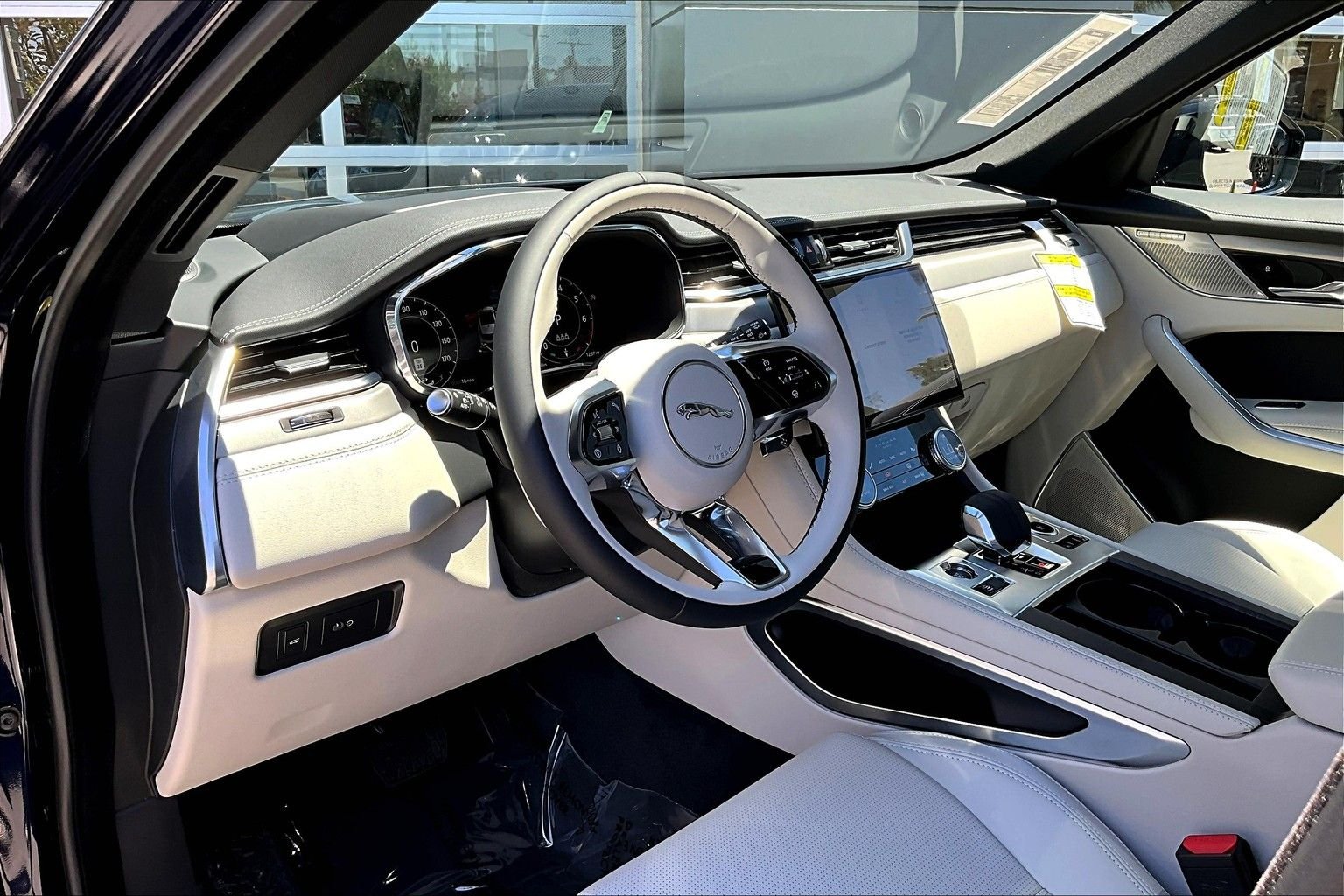 2026 Jaguar F-Pace R-Dynamic S - Photo 6