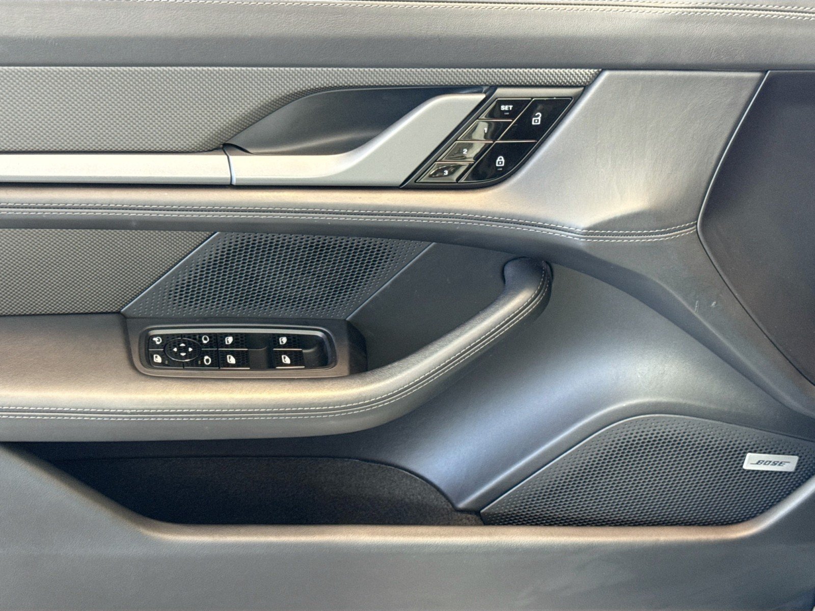 Used 2021 Chalk Porsche Turbo image 11
