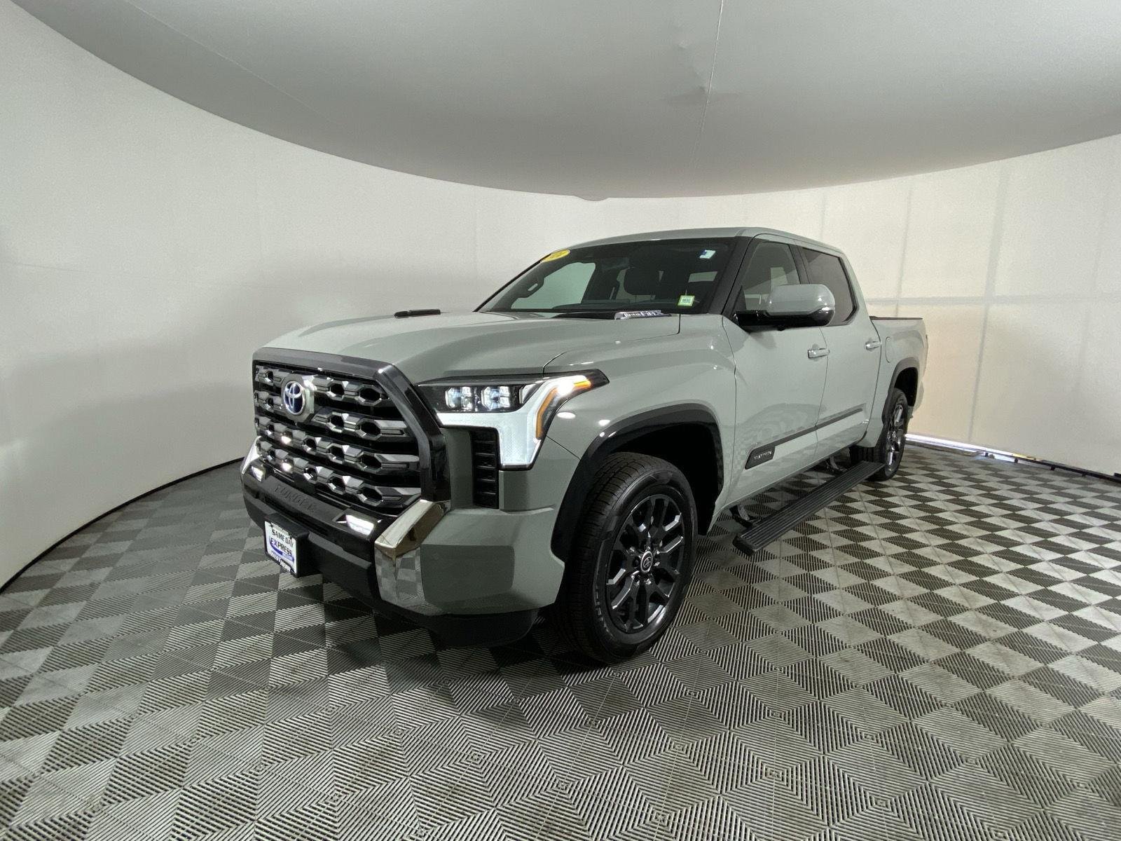Used 2024 Lunar Rock Toyota Platinum HV image 3