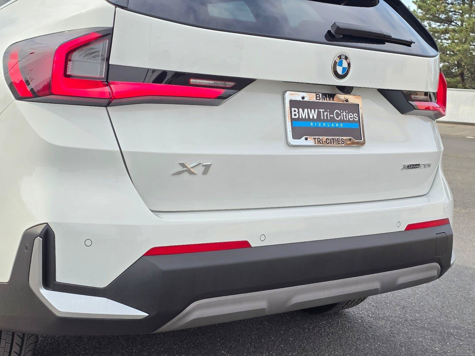 Certified Used 2023 Alpine White BMW xDrive28i image 7