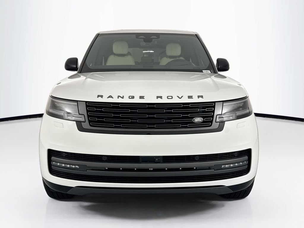 New 2026 Fuji White Land Rover SE image 2