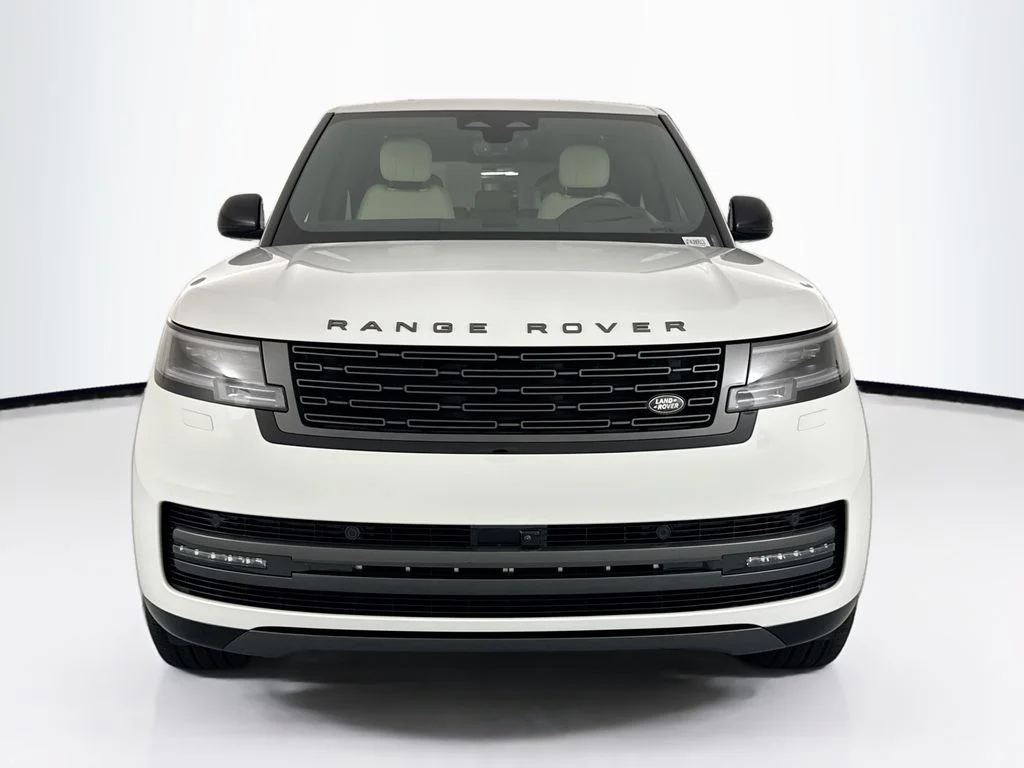 New 2026 Fuji White Land Rover SE image 2